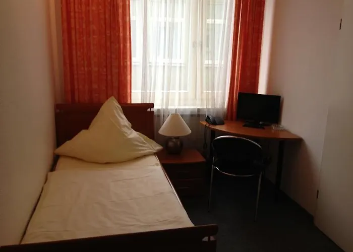 Hotel Schwarzer Baer 3*