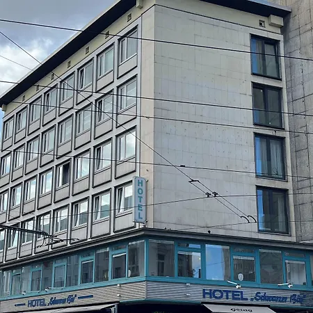 Schwarzer Baer 3* Hanovre