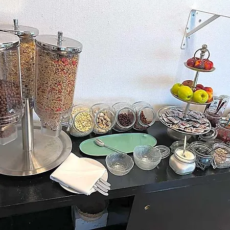 شفارزر بار فندق 3*