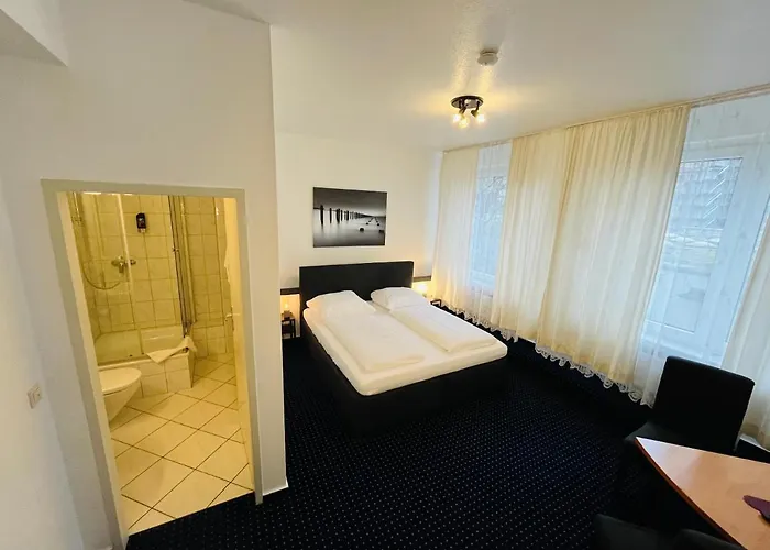 Schwarzer Baer 3* Hannover